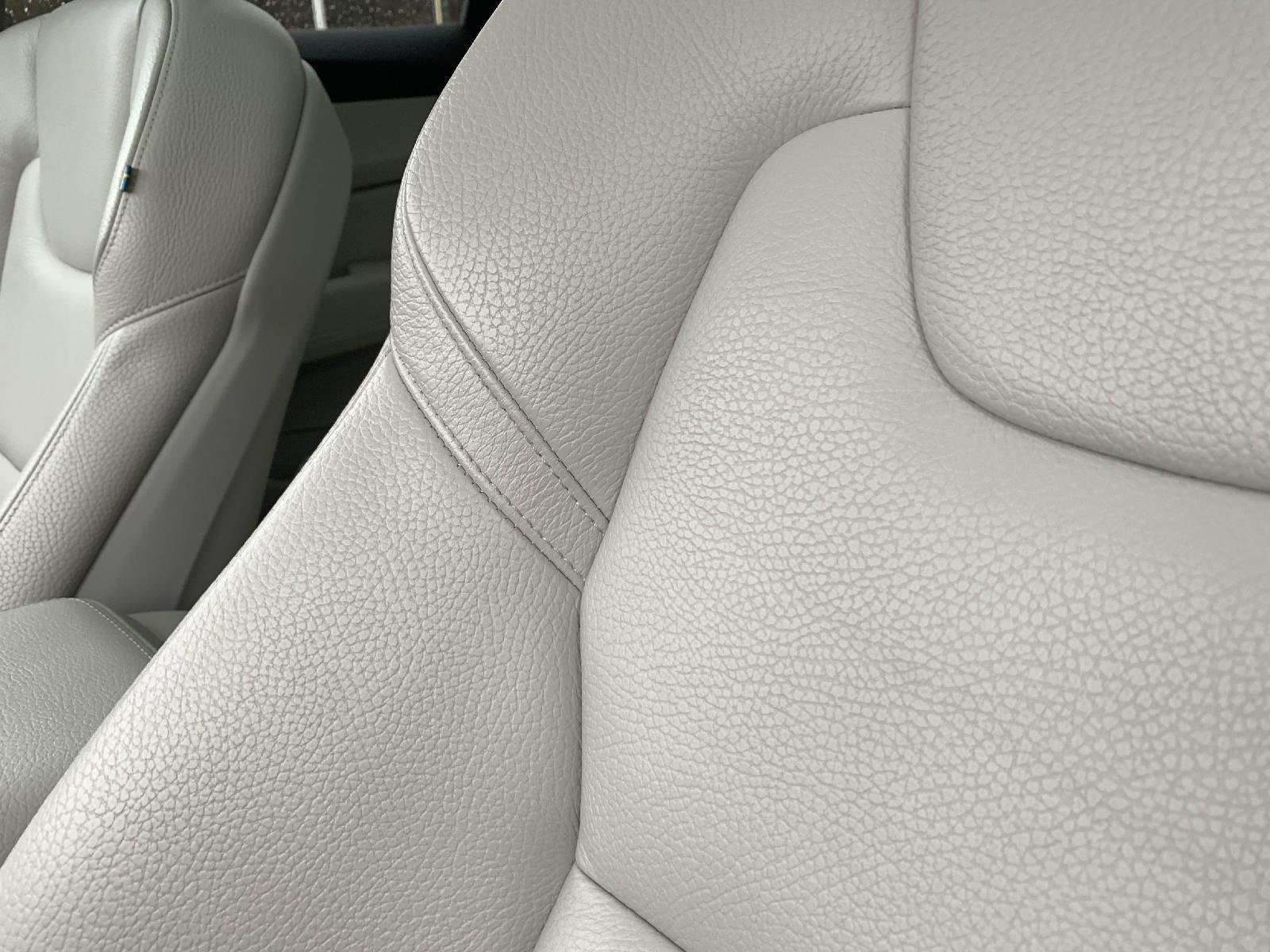 Used 2021 Volvo XC60 T6 Momentum w/ Premium Package image 33