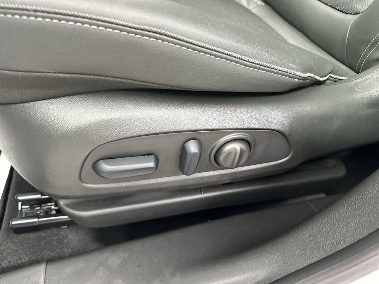 Used 2024 Buick Encore GX Sport Touring w/ Comfort Package AWD/4WD image 13