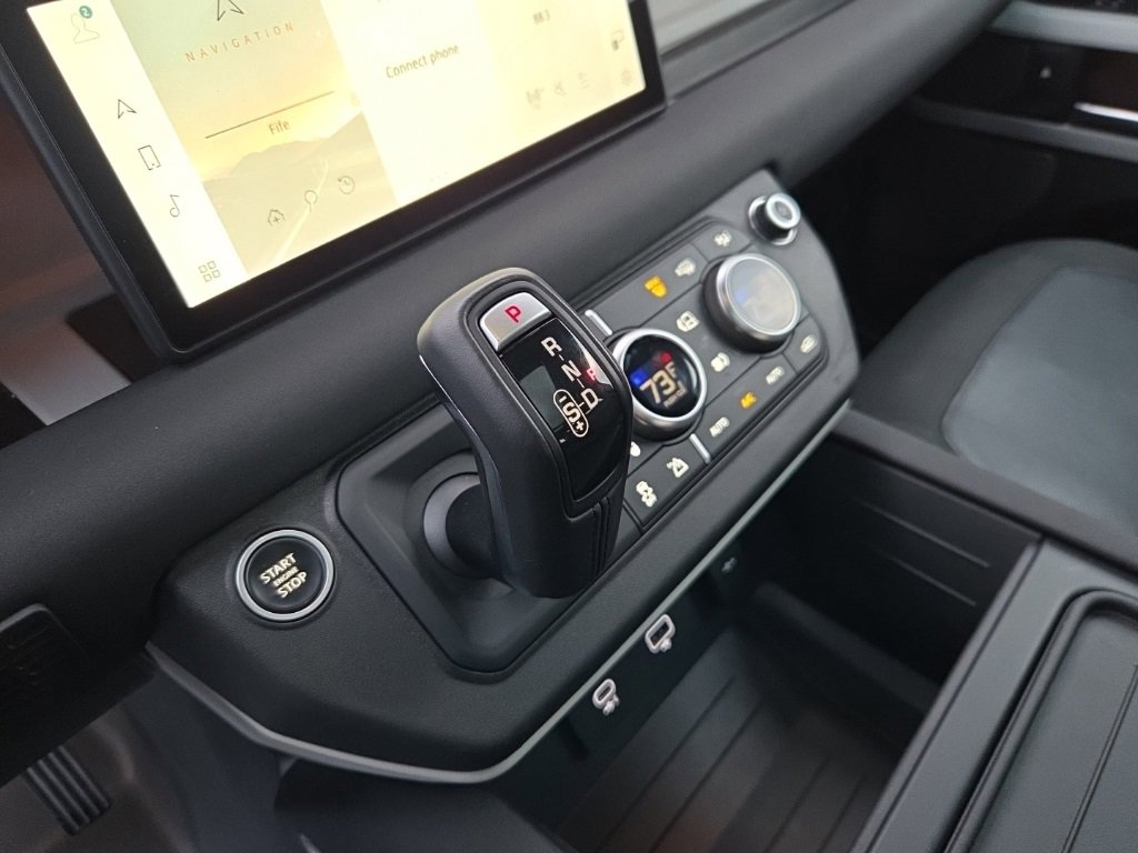 Used 2021 Land Rover Defender 110 SE image 13