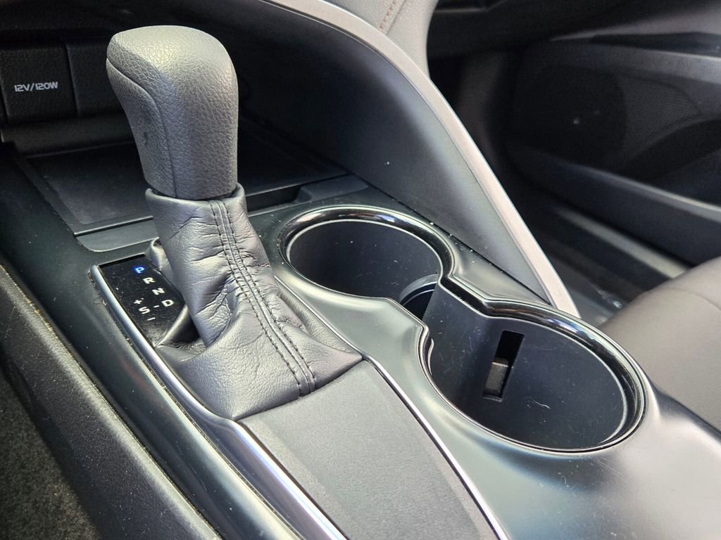 Used 2018 Toyota Camry LE FWD image 19