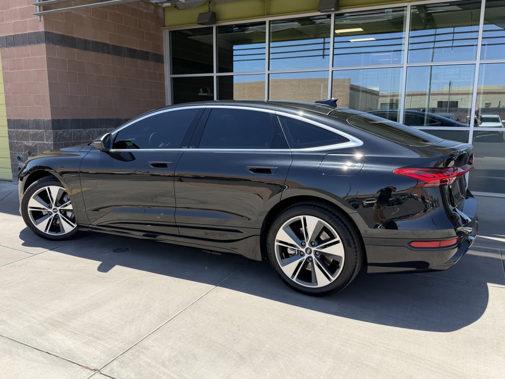 Used 2025 Audi A6 e-tron Premium Plus w/ Premium Plus RWD image 5