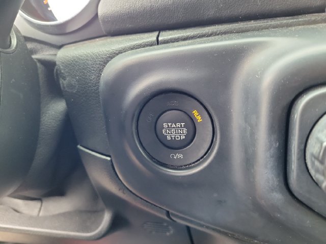 Used 2019 Jeep Wrangler Unlimited Sahara w/ Uconnect 4C Nav & Sound Group AWD/4WD image 35
