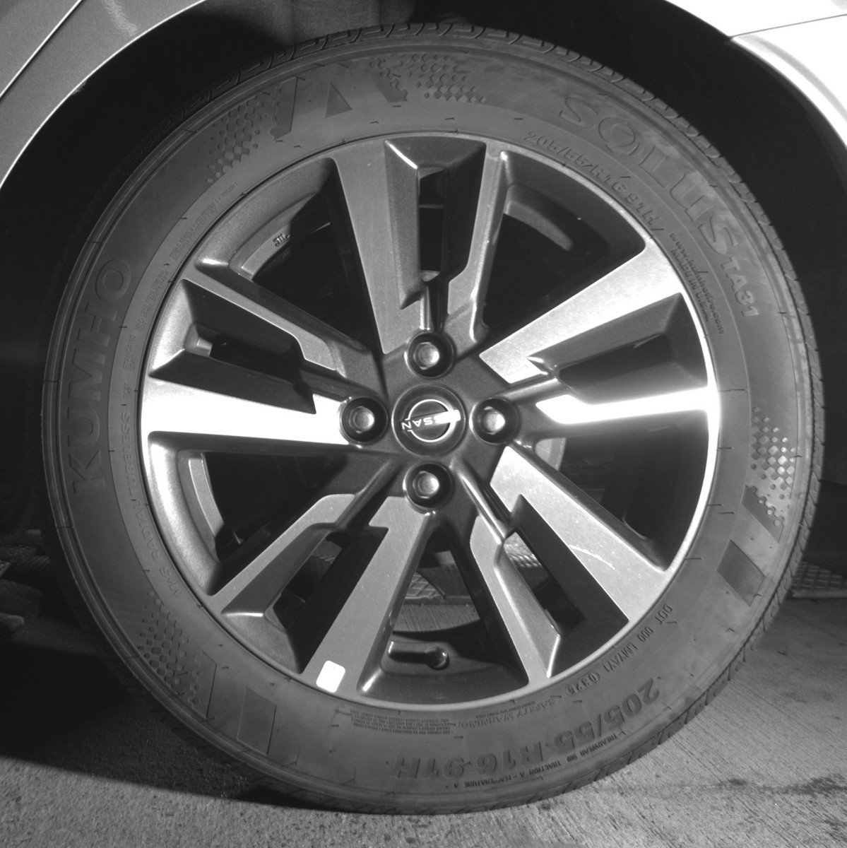 Used 2025 Nissan Versa SV image 14