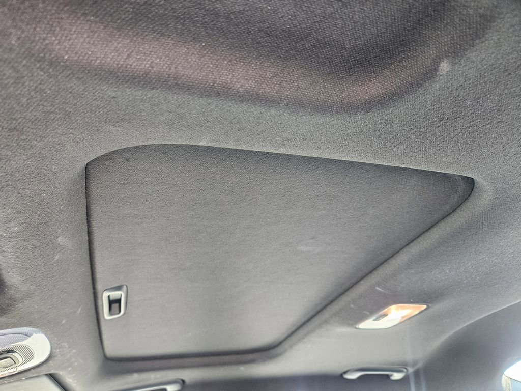 Used 2025 Hyundai Elantra Limited image 21