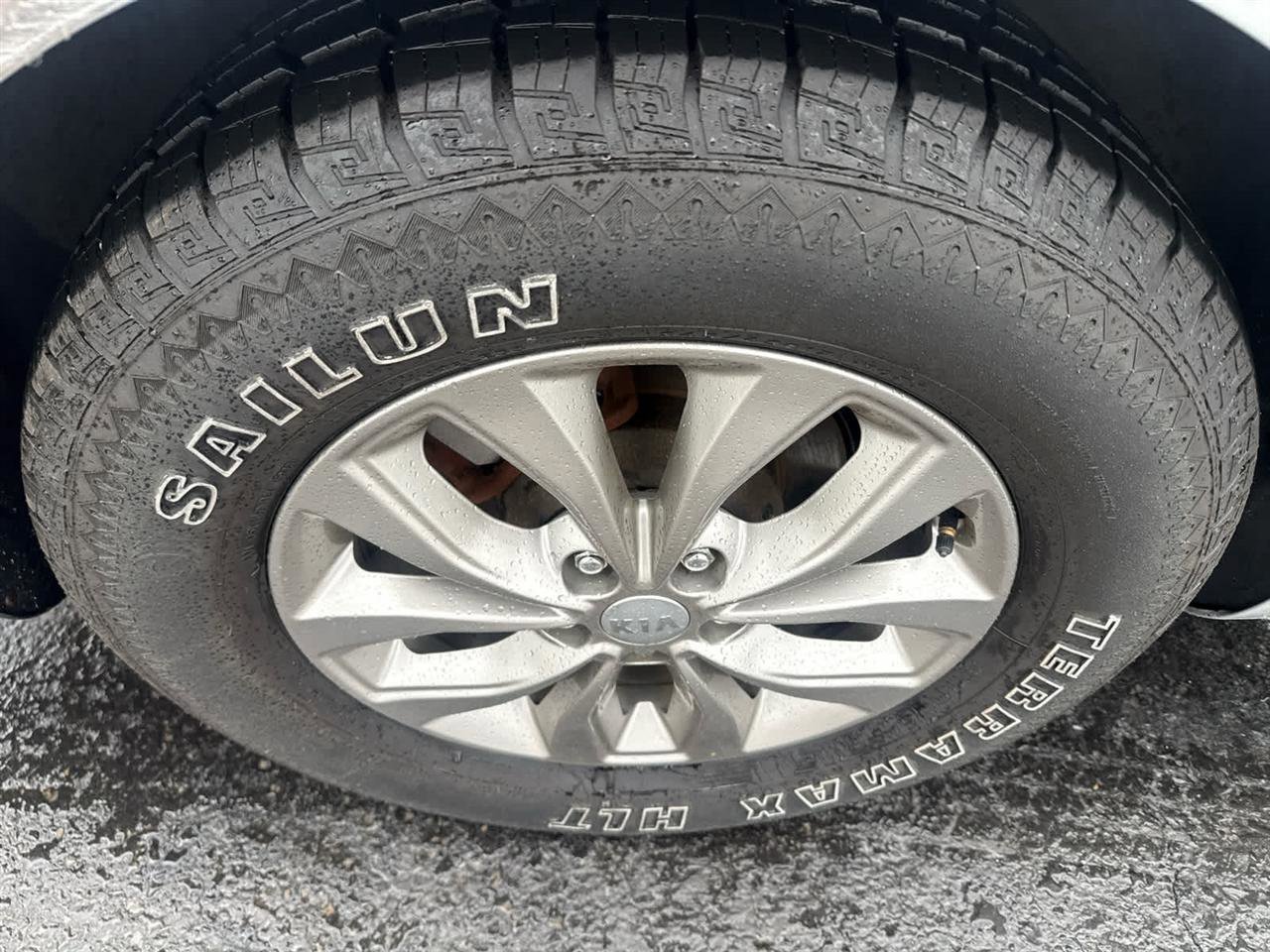 Used 2020 Kia Sedona L FWD image 9