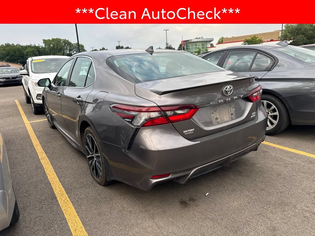 Used 2024 Toyota Camry SE AWD/4WD image 4