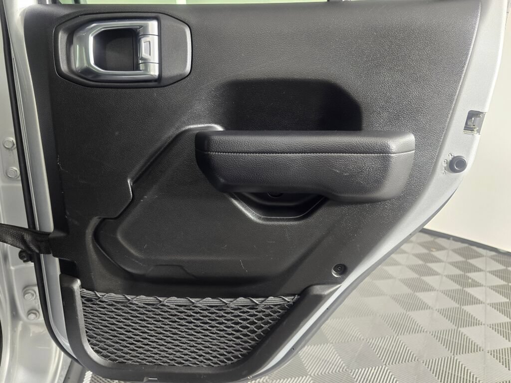 Used 2024 Jeep Wrangler Unlimited Rubicon AWD/4WD image 41