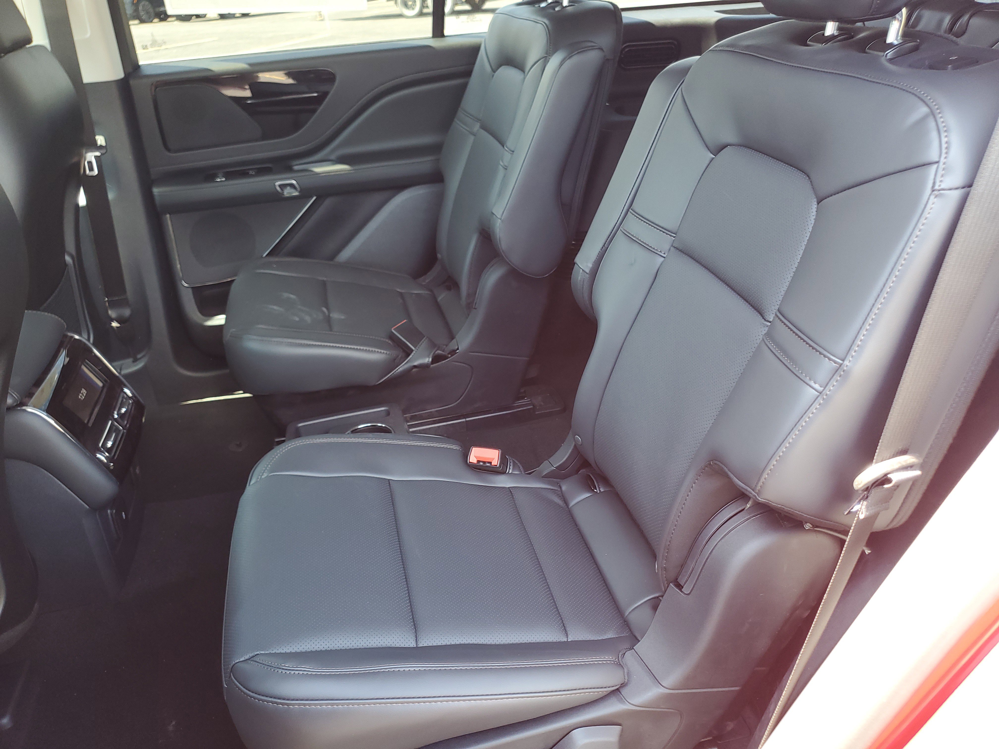 New 2026 Lincoln Aviator AWD image 25