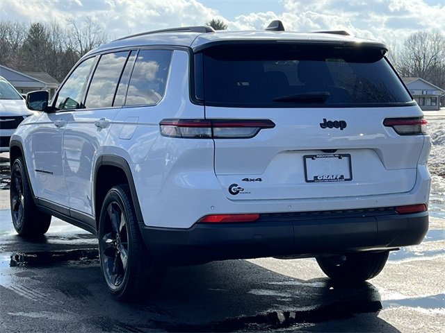 Used 2023 Jeep Grand Cherokee L Laredo image 11