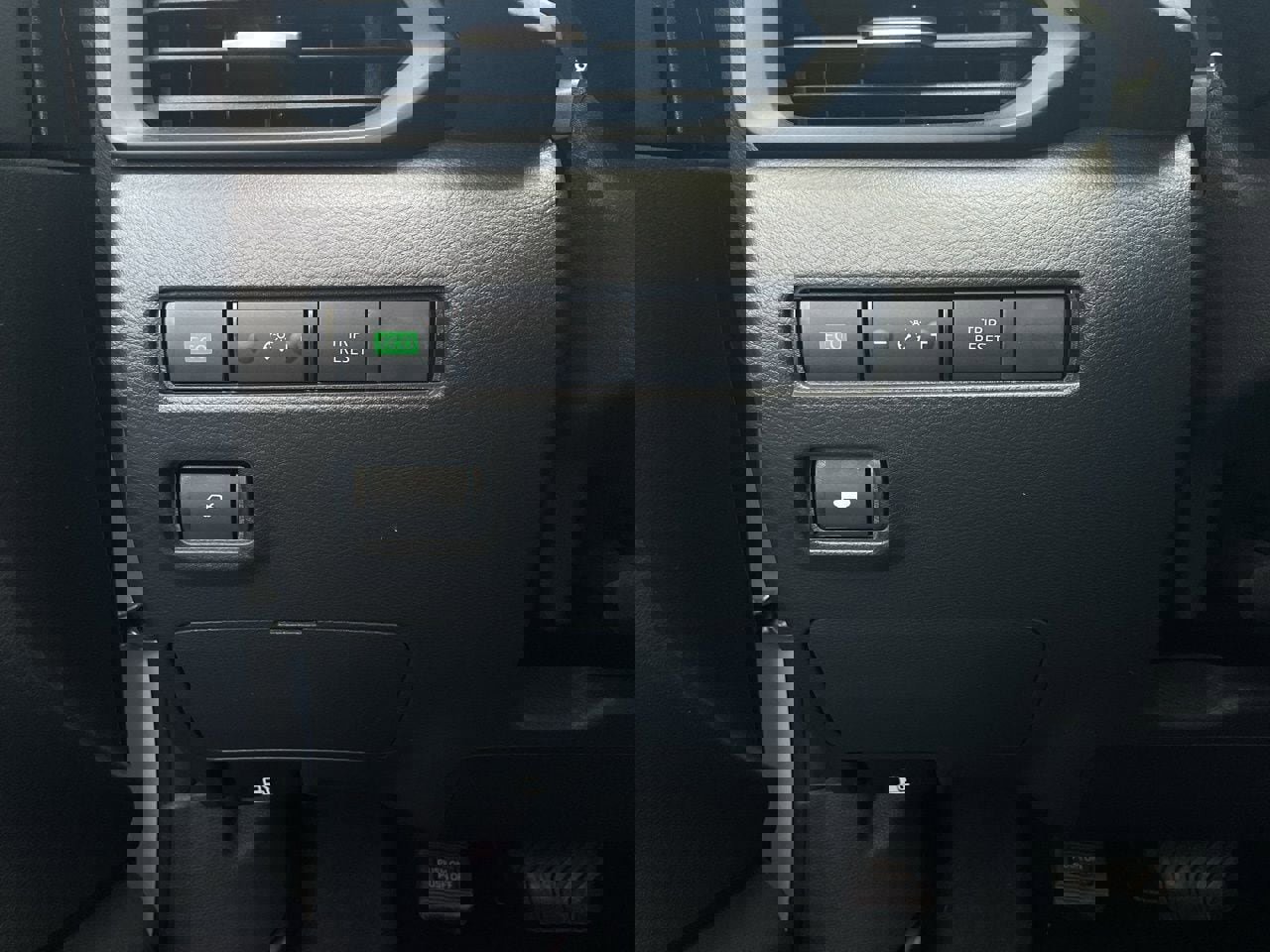 Used 2025 Nissan Sentra S FWD image 19