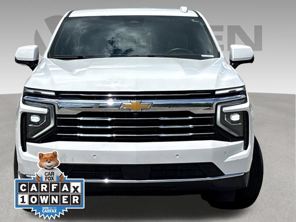 Used 2025 Chevrolet Suburban LT RWD image 2