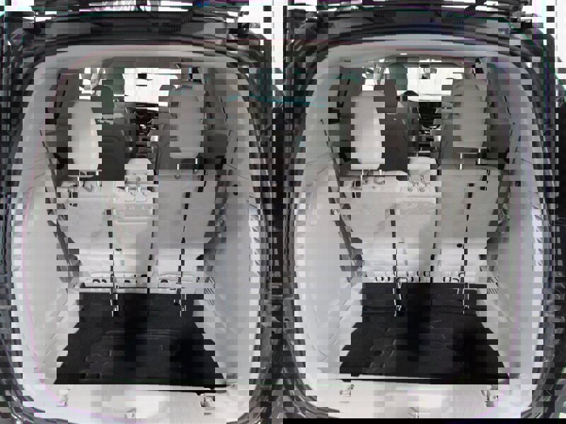 Used 2021 Chrysler Voyager Lxi image 68