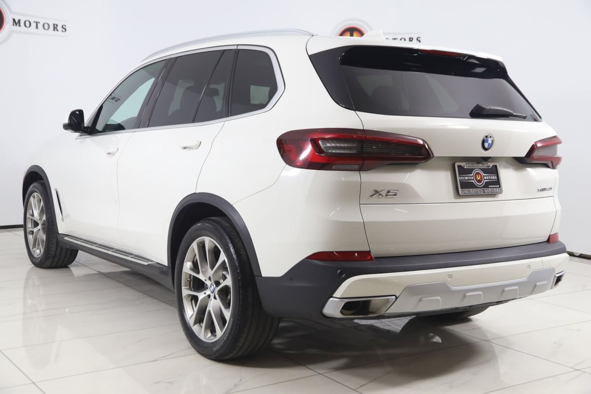 Used 2022 BMW X5 xDrive40i w/ Premium Package AWD/4WD image 4