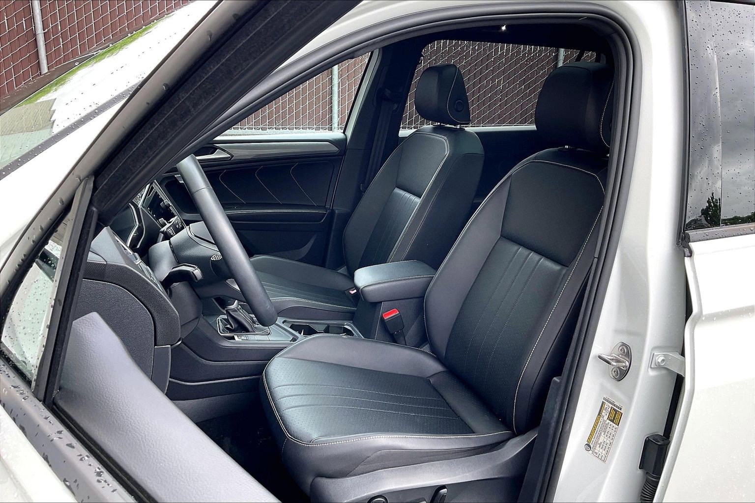 Certified 2023 Volkswagen Tiguan SE R-Line FWD image 22