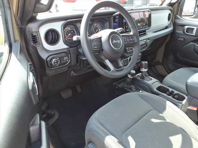 Used 2025 Jeep Gladiator Sport AWD/4WD image 15