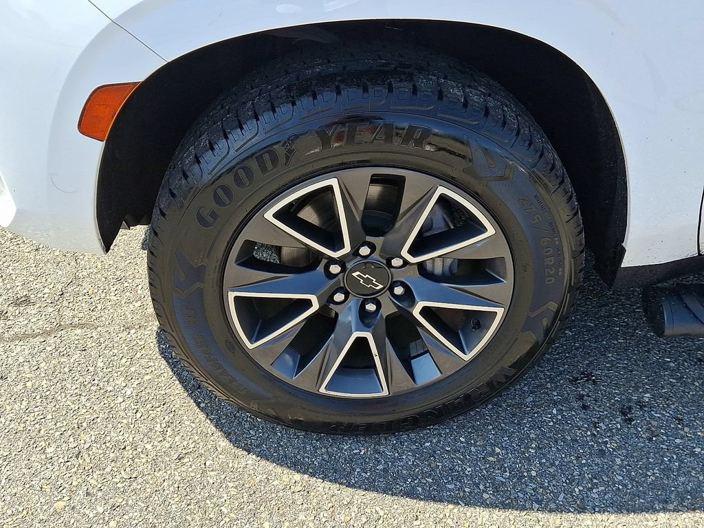Used 2023 Chevrolet Tahoe Z71 w/ Luxury Package AWD/4WD image 13