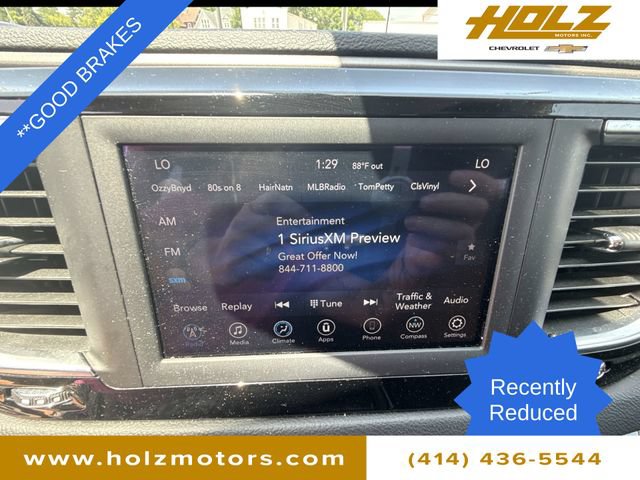 Used 2020 Chrysler Pacifica Touring FWD image 13