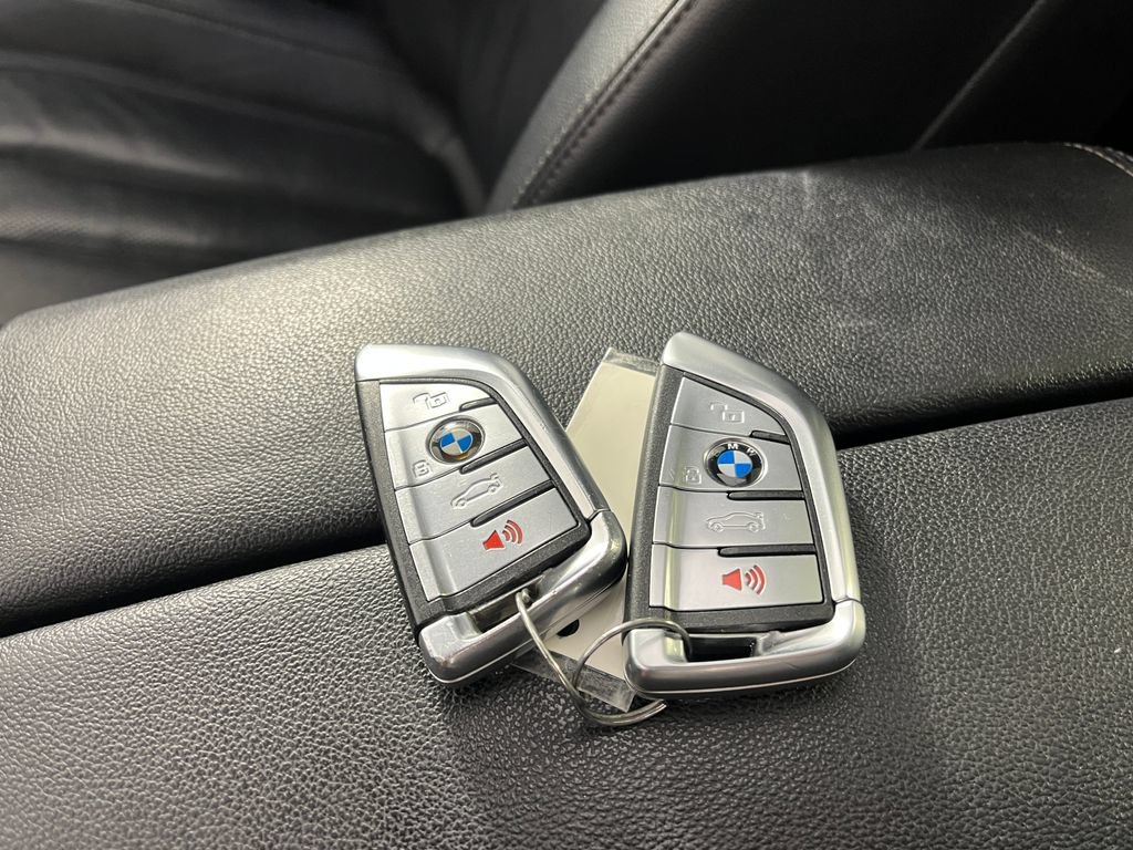 Used 2021 BMW X7 xDrive40i w/ M Sport Package AWD/4WD image 29