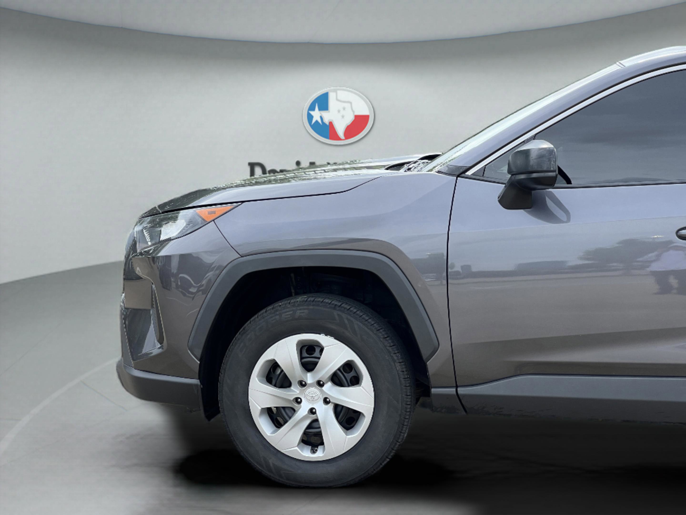 Used 2022 Toyota RAV4 LE FWD image 29