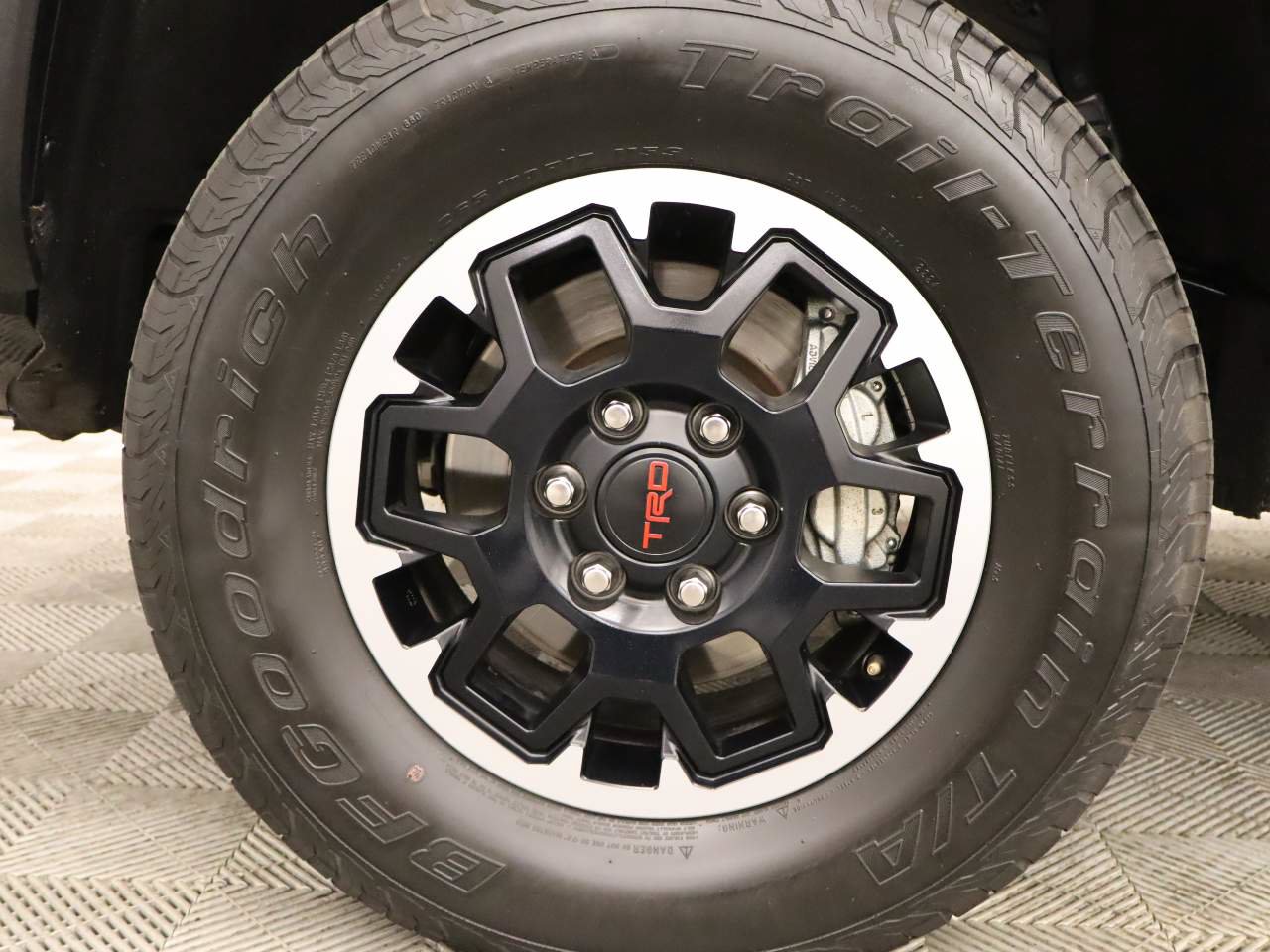 Used 2024 Toyota Tacoma TRD Off-Road AWD/4WD image 6