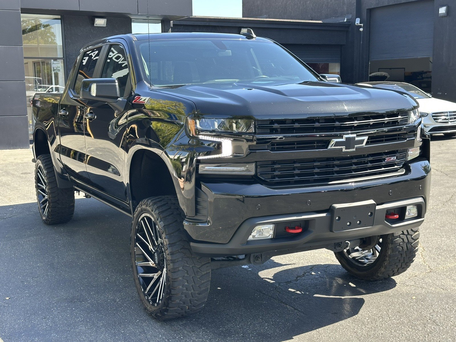 Used 2022 Chevrolet Silverado 1500 LT Trail Boss w/ LT Trail Boss Premium Package AWD/4WD image 6