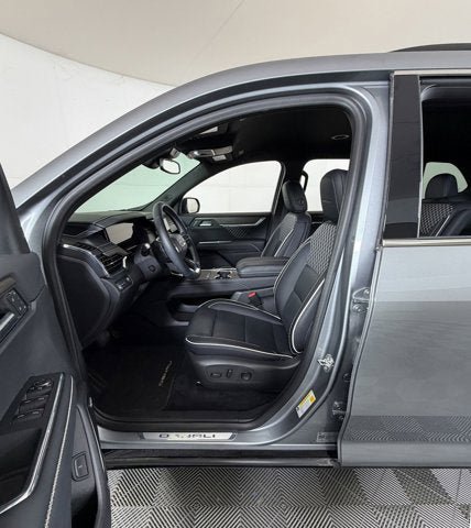 Certified 2025 GMC Acadia Denali FWD image 10