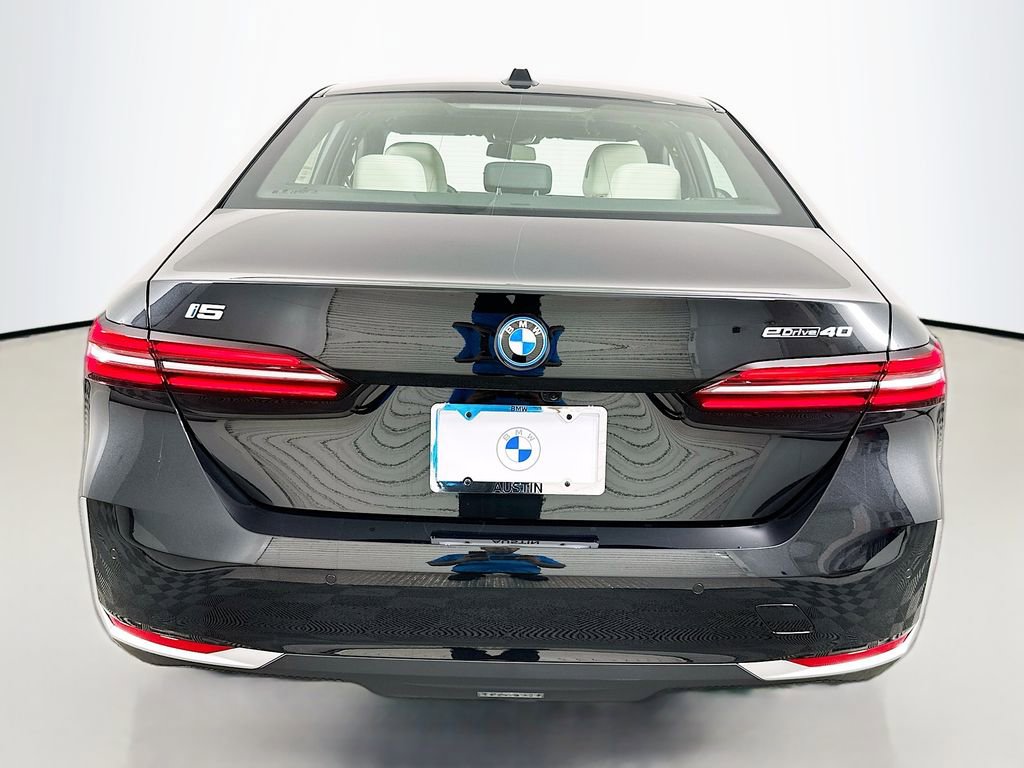 New 2026 BMW i5 eDrive40 w/ Premium Package image 6