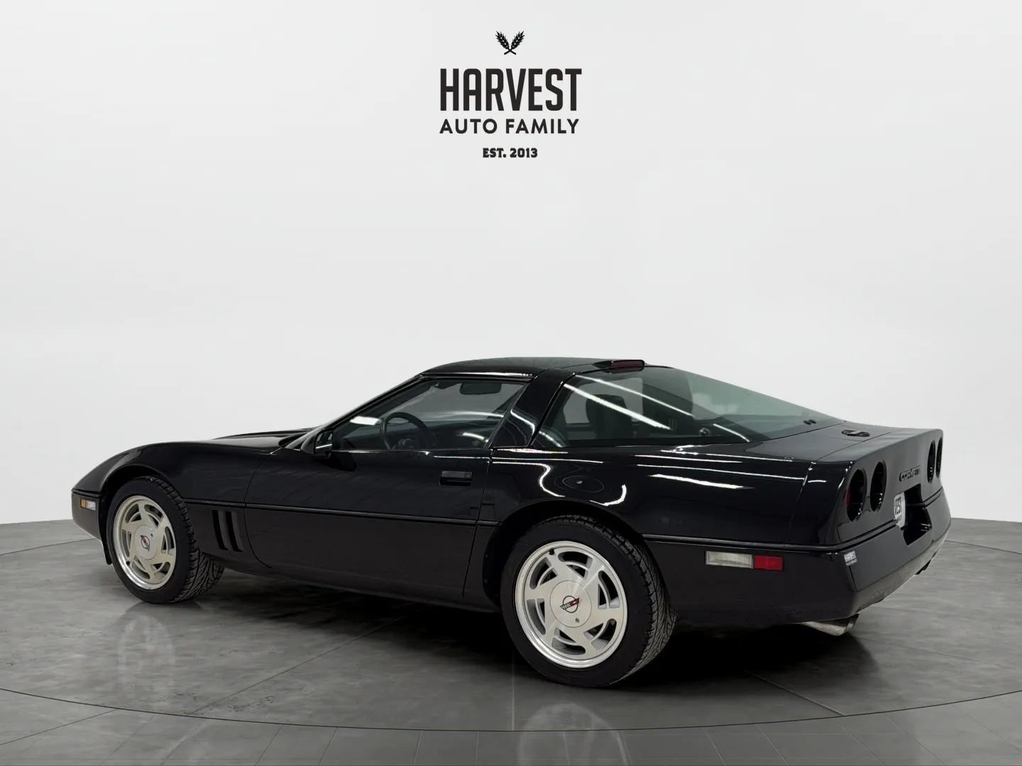 Used 1989 Chevrolet Corvette Coupe RWD image 4