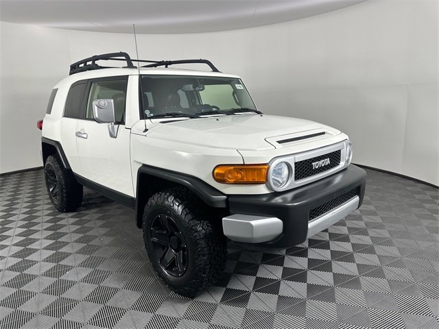 Used 2014 Toyota FJ Cruiser 4WD w/ Upgrade Package image 11