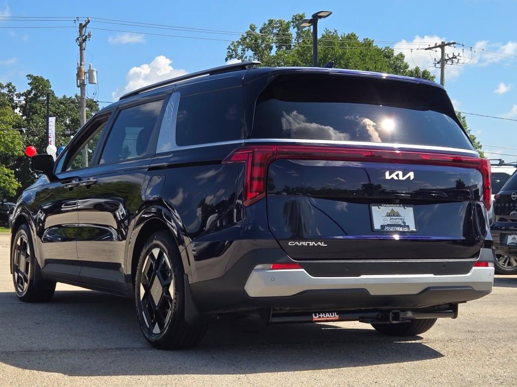 Used 2025 Kia Carnival EX FWD image 20