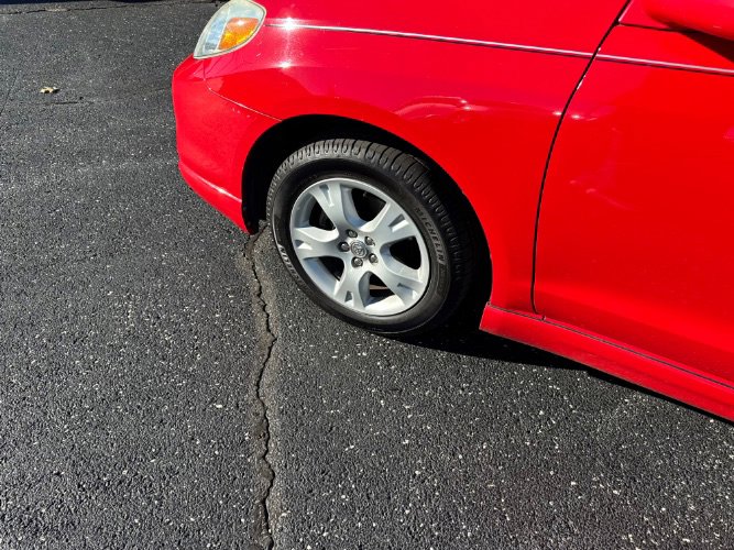 Used 2006 Toyota Matrix FWD image 9