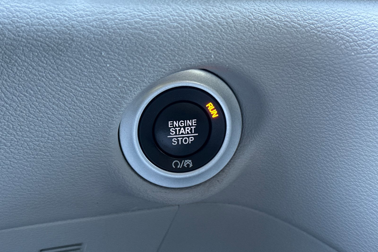 Used 2023 Chrysler Pacifica Touring-L image 23