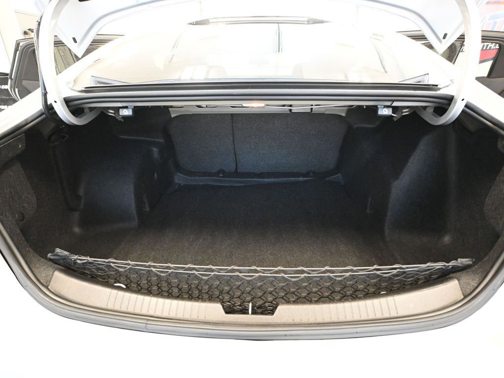 Used 2018 Chevrolet Malibu LT w/ LPO, Convenience Package 2 image 39