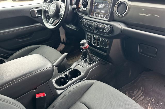 Used 2018 Jeep Wrangler Unlimited Sahara image 19