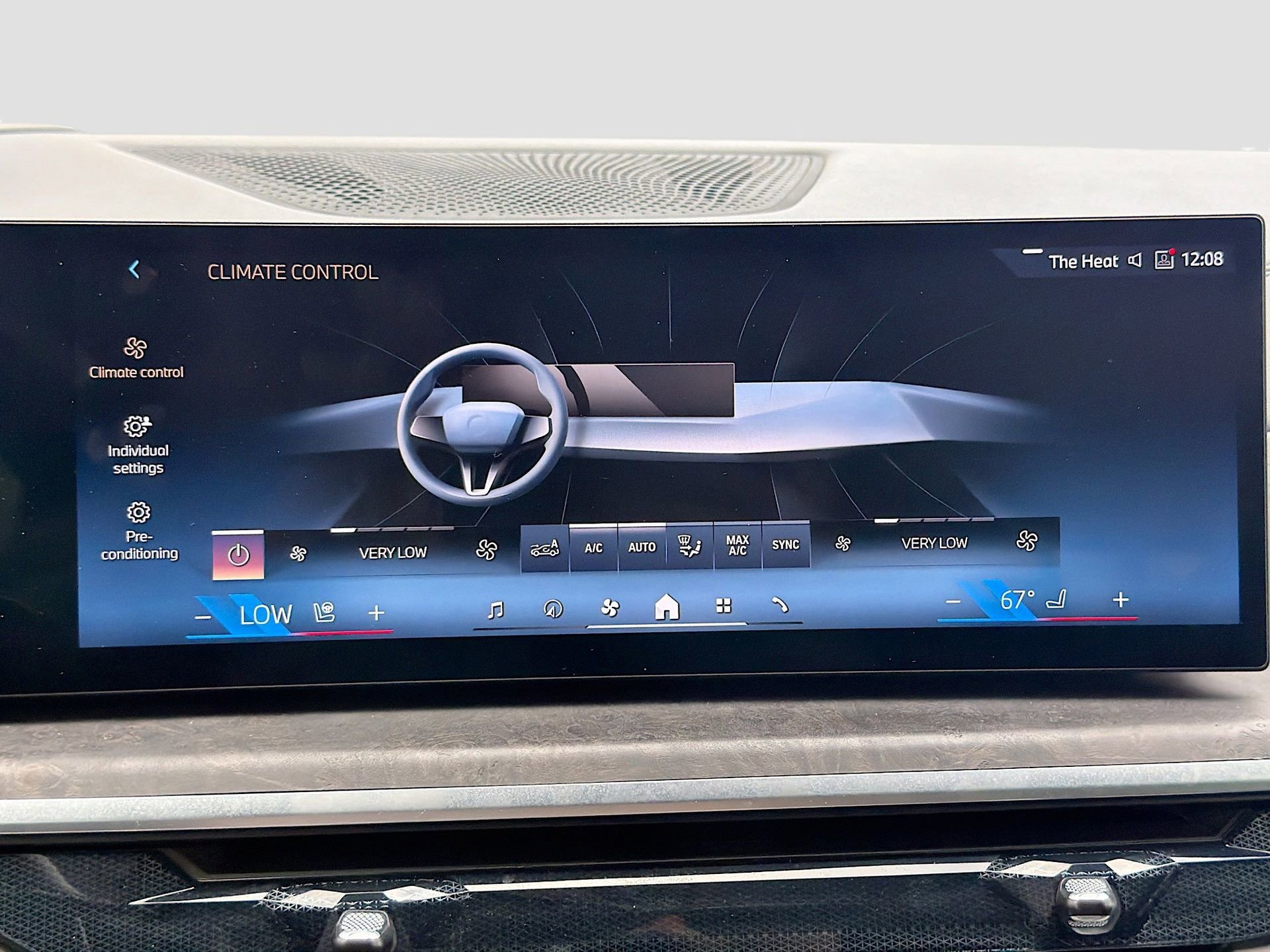 Certified 2025 BMW X5 xDrive50e image 33