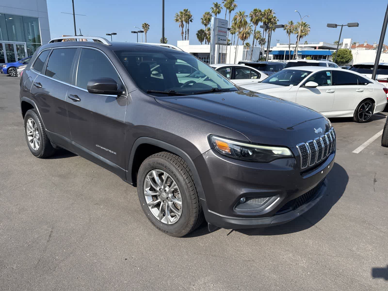 Used 2019 Jeep Cherokee Latitude Plus FWD image 9