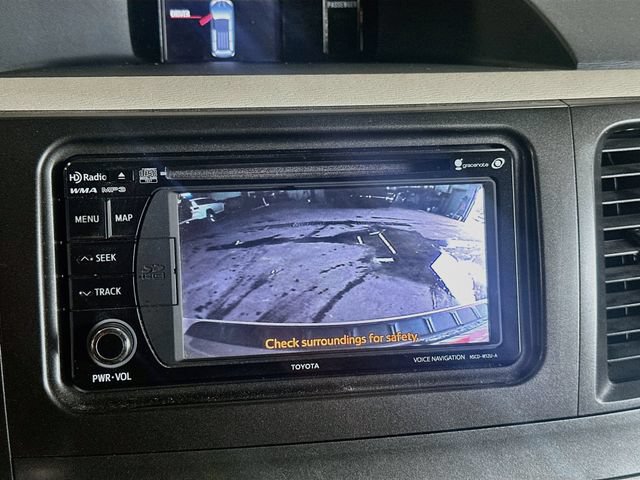 Used 2014 Toyota Sienna LE FWD image 14