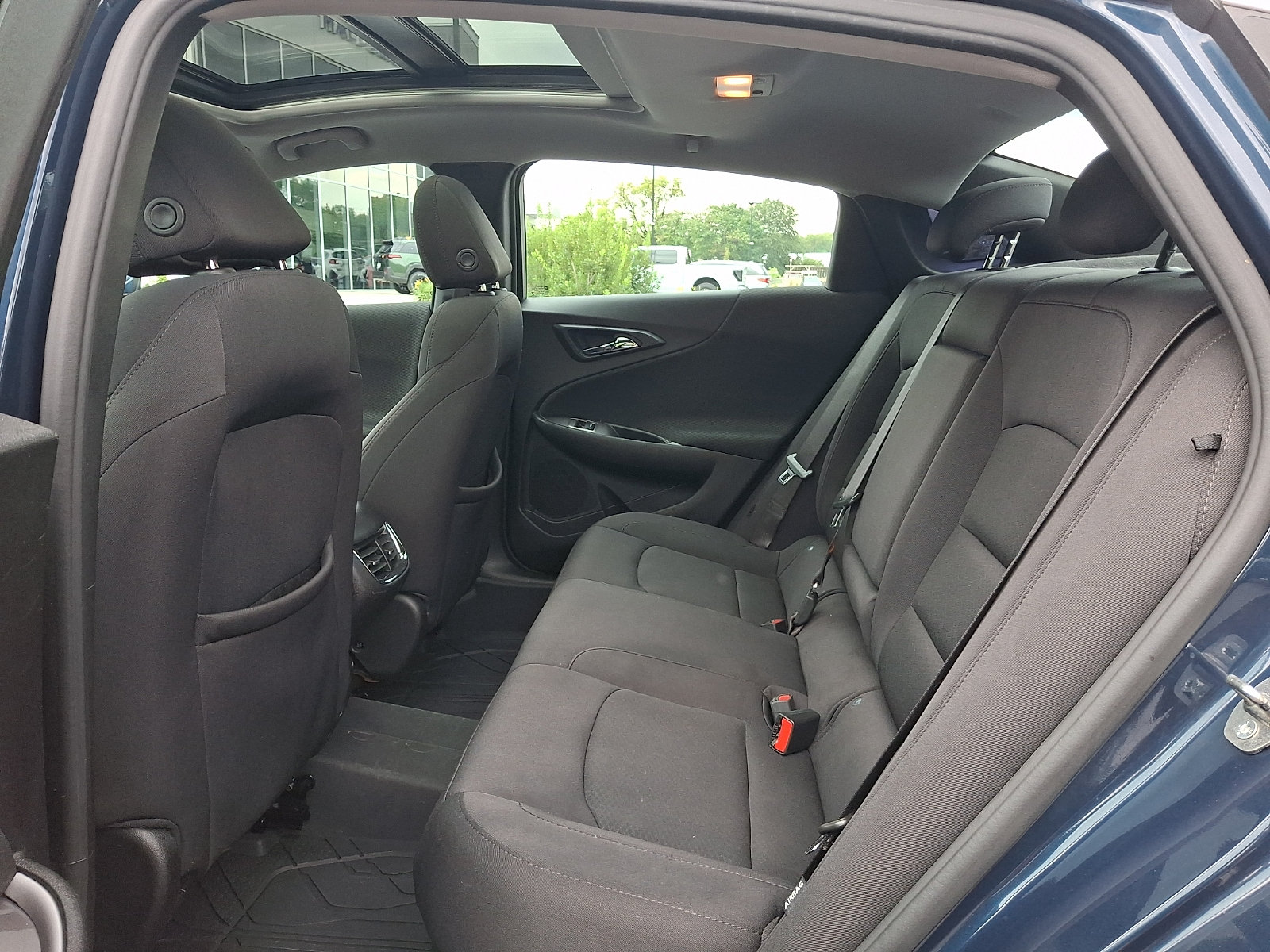 Used 2022 Chevrolet Malibu LT FWD image 11