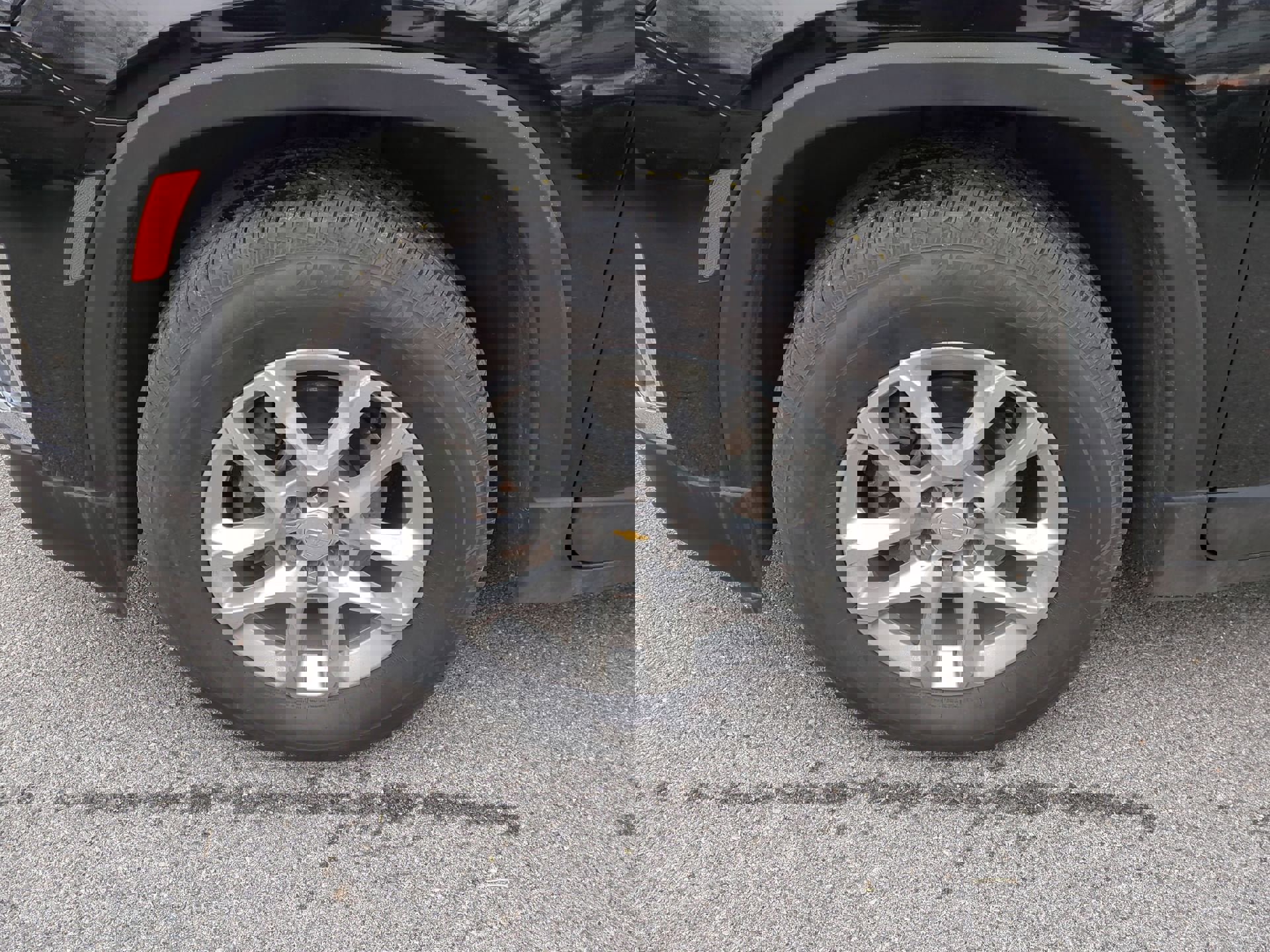 Certified 2023 Chevrolet Traverse LS w/ Safety Package image 32