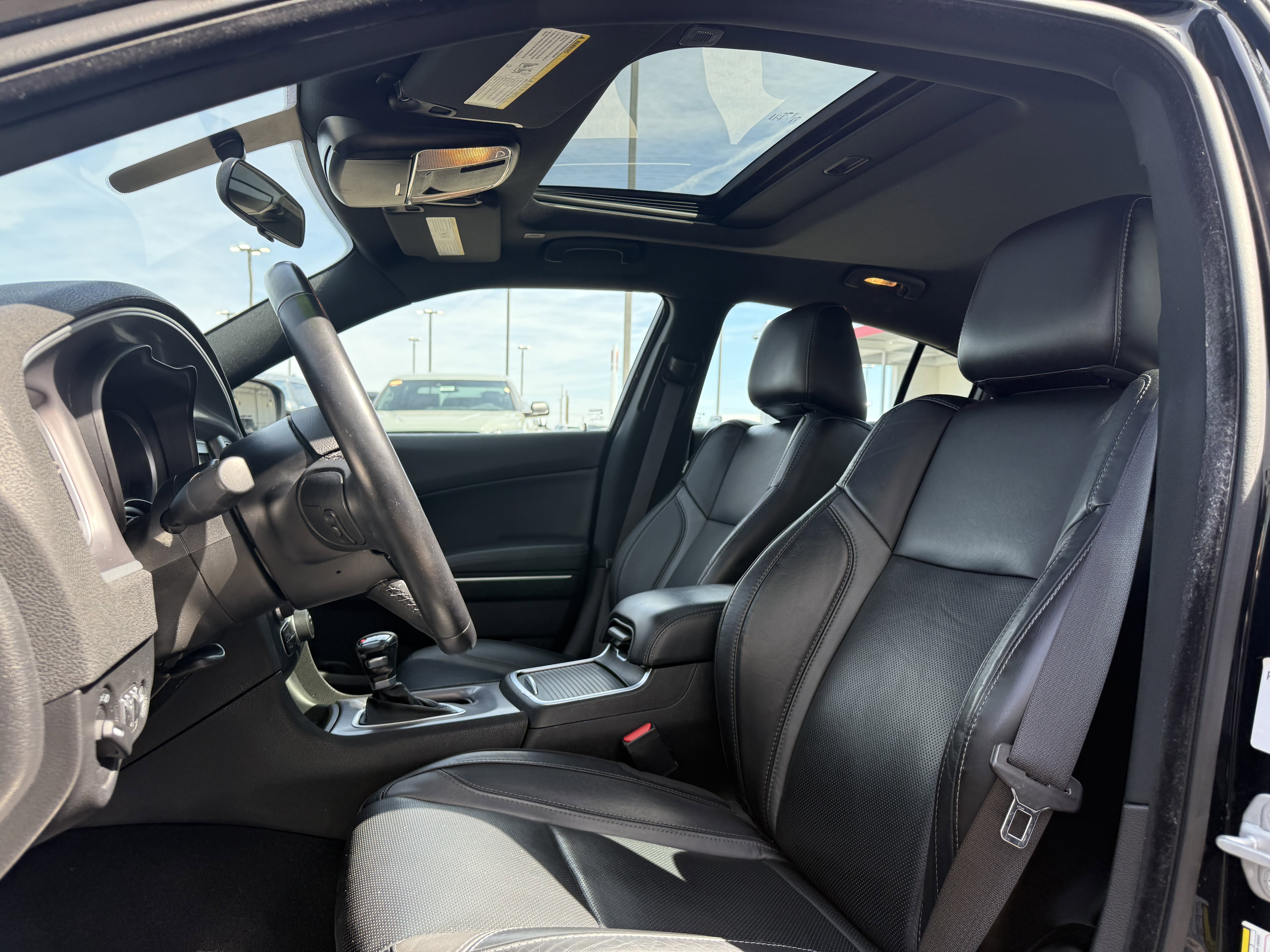 Used 2022 Dodge Charger SXT w/ Leather Interior Group image 5