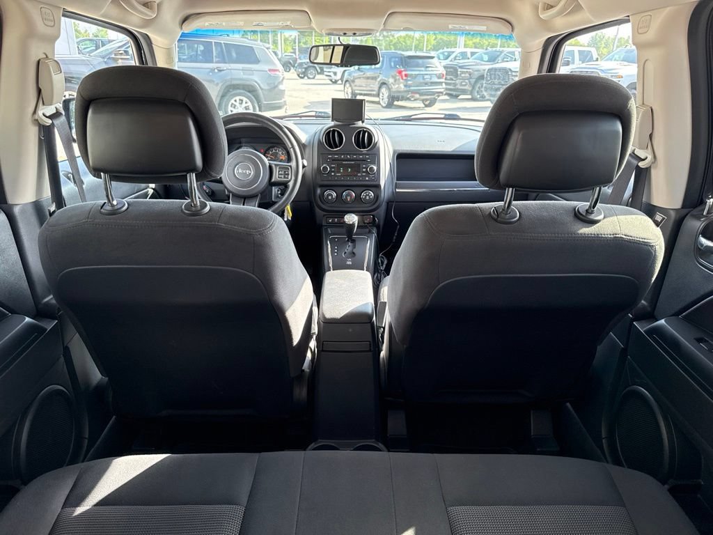 Used 2014 Jeep Patriot Latitude AWD/4WD image 17