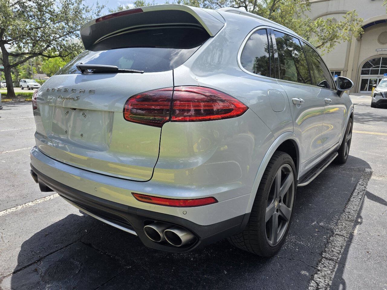 Used 2016 Porsche Cayenne S AWD/4WD image 6