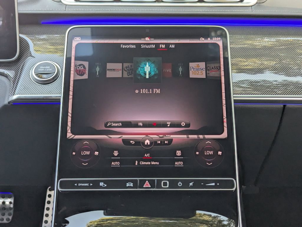 Used 2022 Mercedes-Benz S 580 4MATIC Sedan w/ AMG Line Package image 14