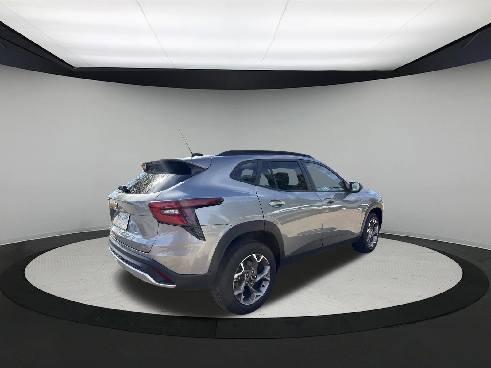 Used 2025 Chevrolet Trax LT FWD image 7