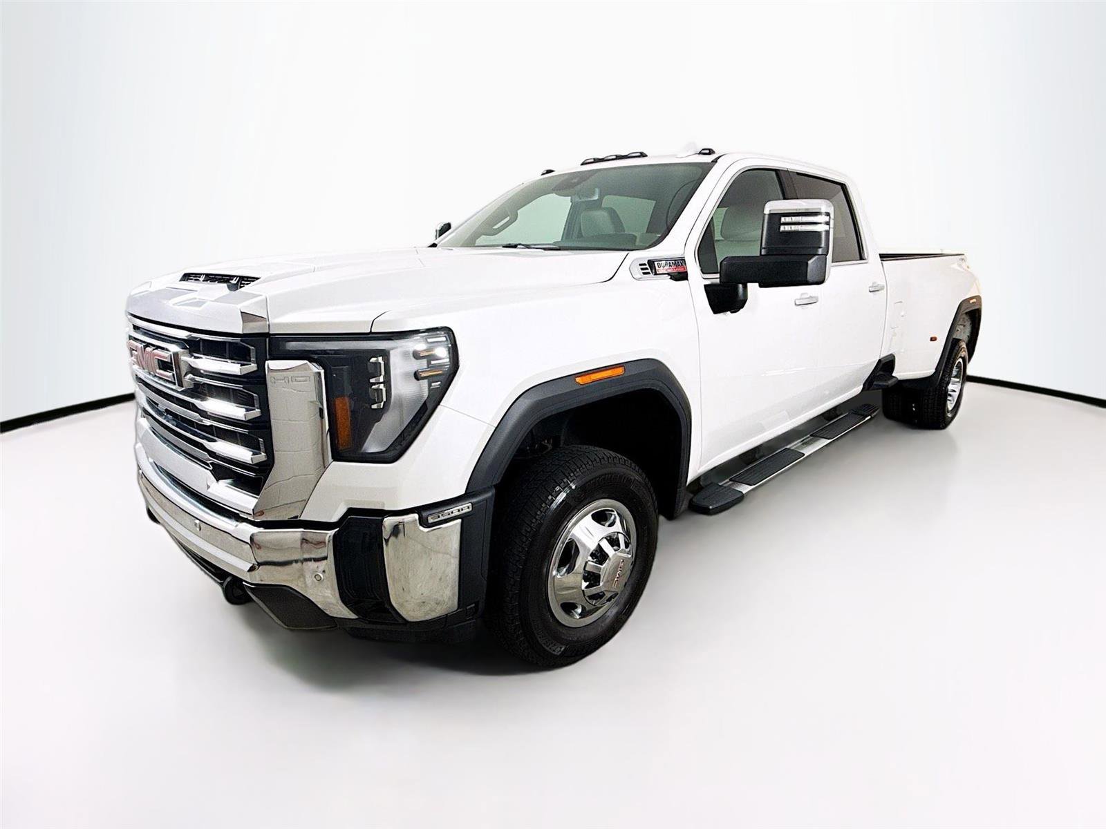 Used 2025 GMC Sierra 3500 SLT w/ SLT Convenience Package image 3