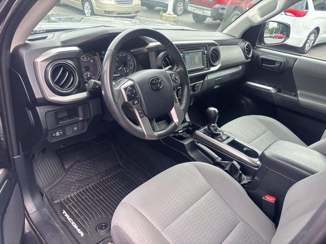 Used 2019 Toyota Tacoma SR5 AWD/4WD image 11