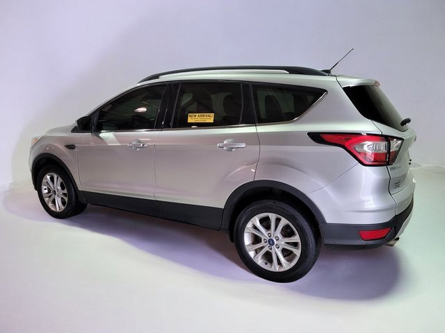 Used 2018 Ford Escape SE w/ Ford Safe & Smart Package image 16