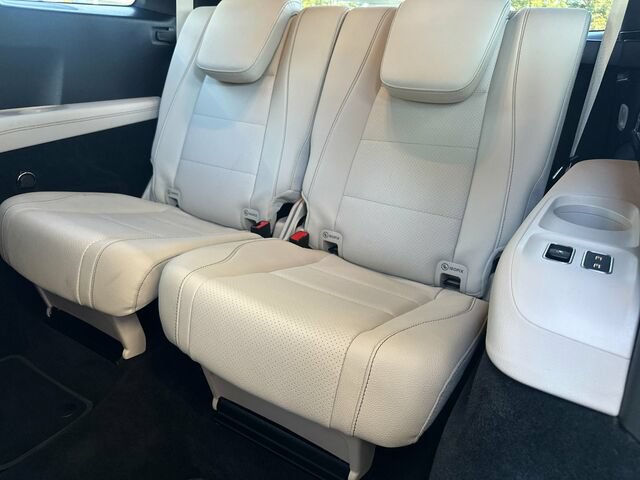 Certified 2024 Mercedes-Benz GLS 450 4MATIC image 17