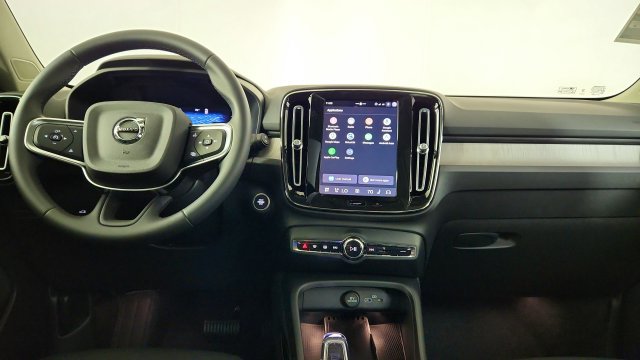 New 2026 Volvo XC40 B5 Plus w/ Protection Package Premier AWD/4WD image 25