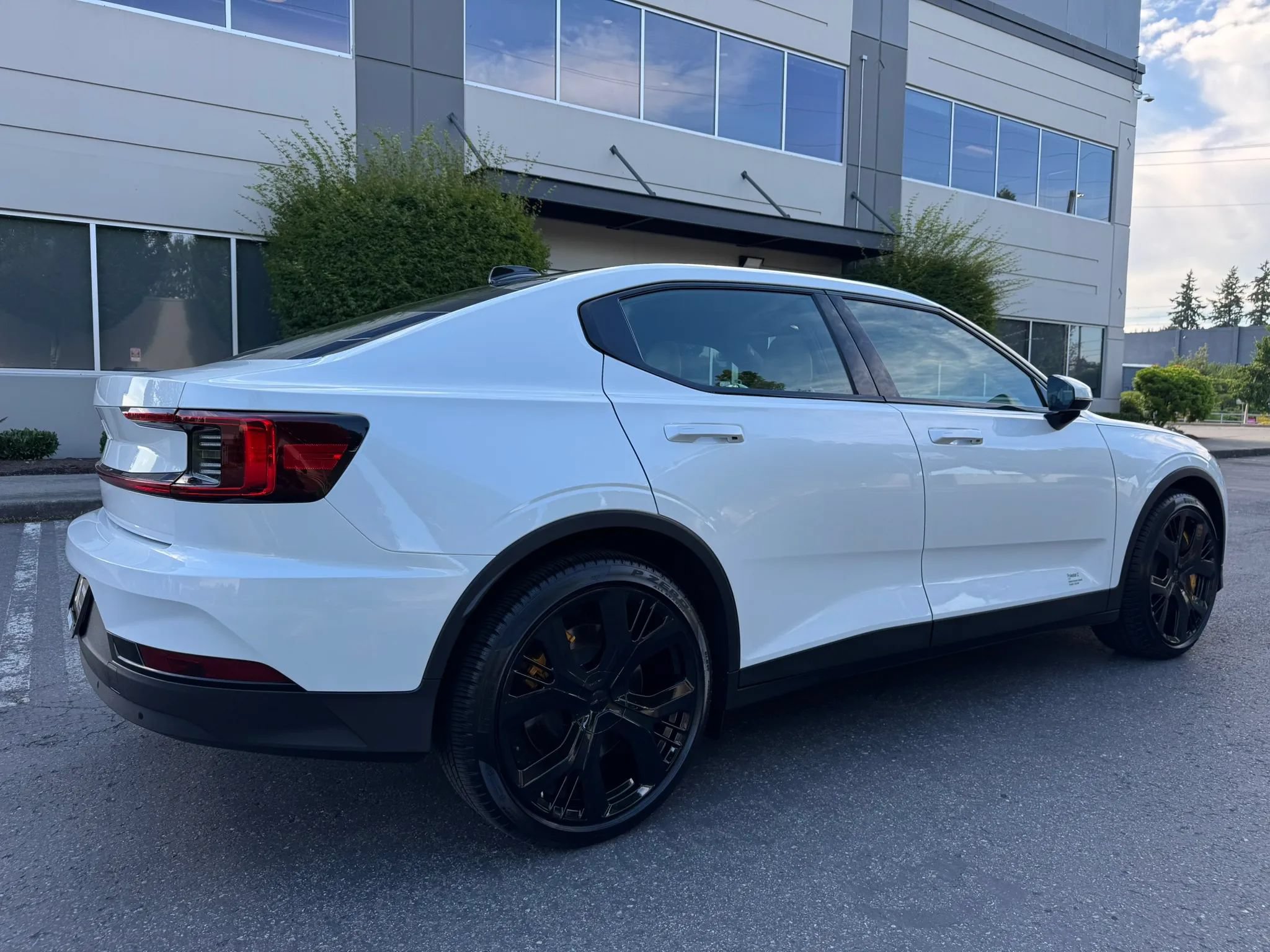 Used 2022 Polestar Polestar 2 w/ Performance Package AWD/4WD image 11